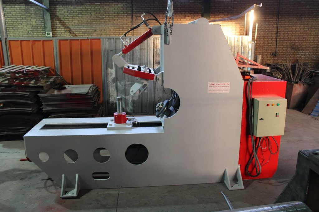 دستگاه لبه‌زن و گردبر عدسی